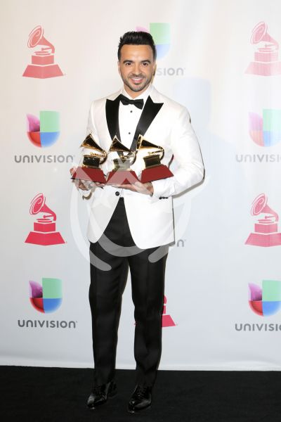 Fonsi gana Latin Grammy