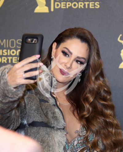 Ninel Conde ¡selfie!