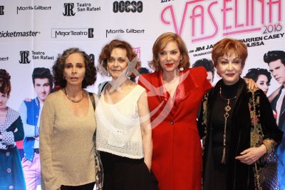 Macaria, Silvia, Ana Bertha y Norma con Vaselina