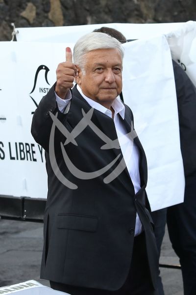 Andrés Manuel López Obrador gana elecciones