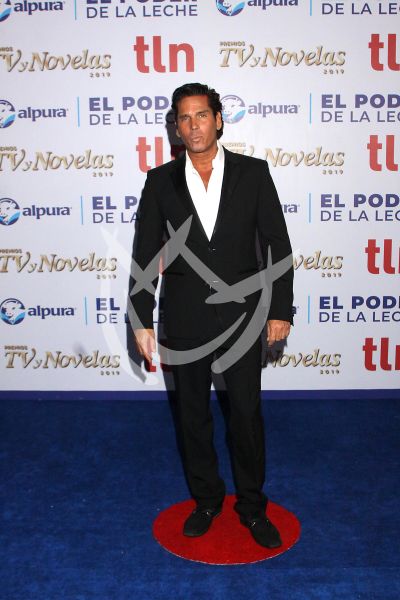 Roberto Palazuelos en Premios TvyNovelas 2019