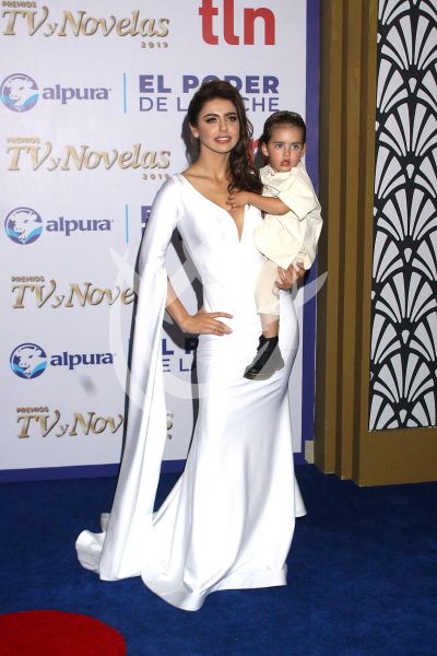 Michelle Renaud e hijo en Premios TvyNovelas
