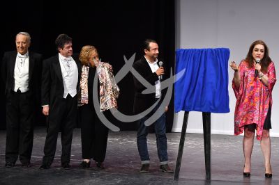 Silvia Pinal y Rafael Sánchez Navarro con Los Mosqueteros del Rey