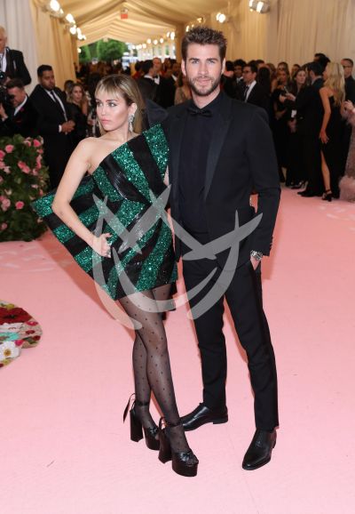 Miley Cyrus y Liam Hemsworth en la Met Gala NY