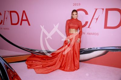 Jennifer Lopez es ícono de la moda
