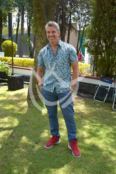 Ramiro Fumazoni festeja a la moda