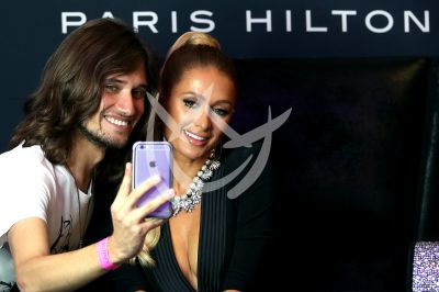 Paris Hilton es una selfie en Mx