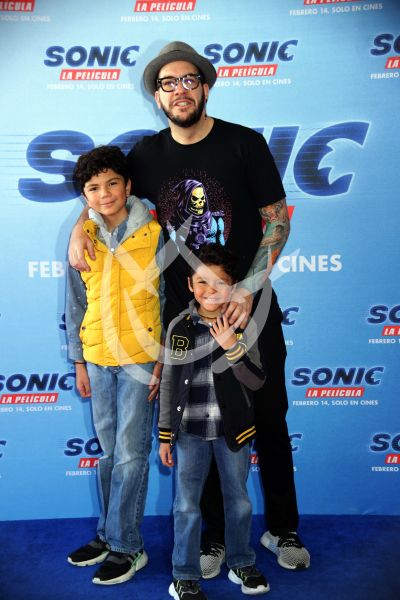Faisy e hijos con Sonic