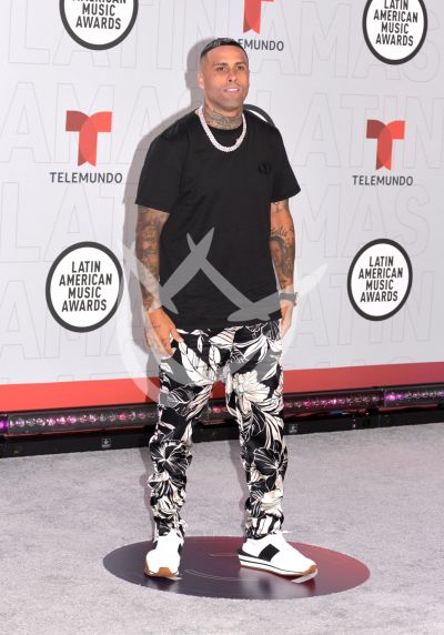 Nicky Jam en los Latin AMAs 2021
