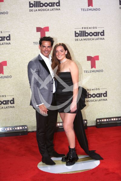 Cristian de la Fuente e hija en Latin Billboard