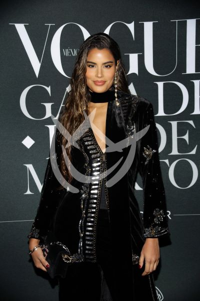 Ariadna Gutiérrez celebra Día de Muertos con Vogue