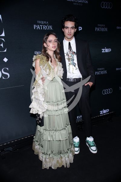 Sebastián Poza y novia celebran Día de Muertos con Vogue