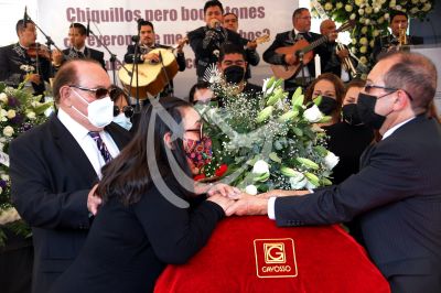 Hija de Carmen Salinas, familiares y amigos le dan el último adiós