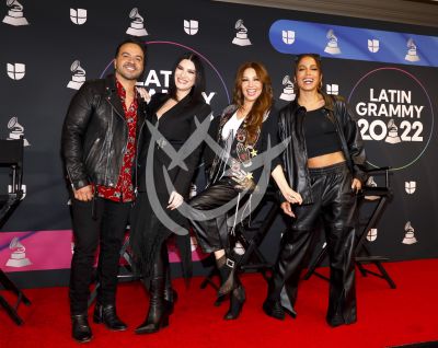 Fonsi, Pausini, Thalía y Anitta conductores LG