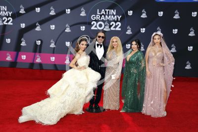 El Buki y familia en Latin Grammy
