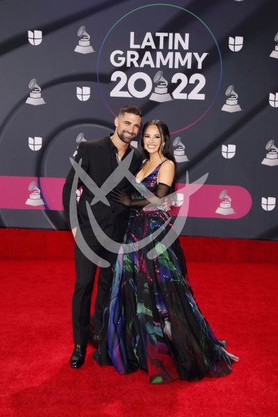 Becky G y prometido en Latin Grammy