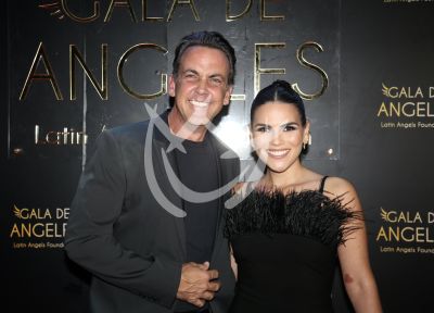 Carlos Ponce y Karina Banda con Ángeles