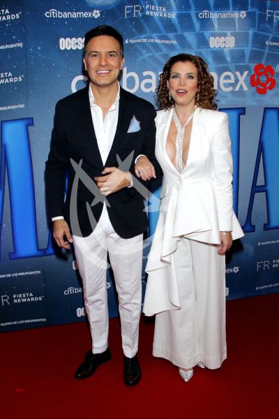 Lisset y Alex de la Madrid en Mamma Mia
