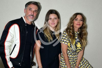 Sergio Mayer e Issabela Camil con hija En Familia
