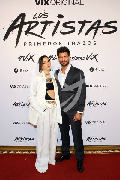 Maxi Iglesias y Ximena Romo son Los Artistas