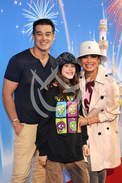 Juan Angel y Carmen con hija con Disney on Ice