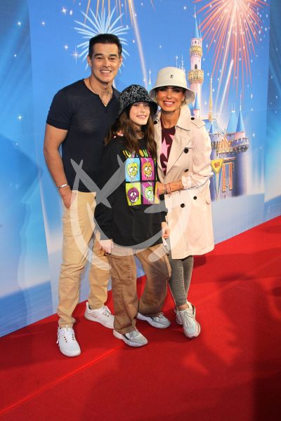 Juan Angel y Carmen con hija con Disney on Ice