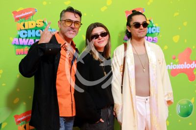 Sergio Mayer e hijos en los Kids Choice Awards