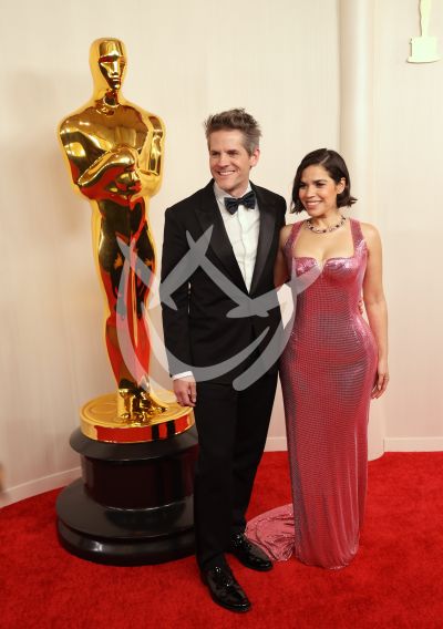 America Ferrera y Ryan Piers Williams en Oscars