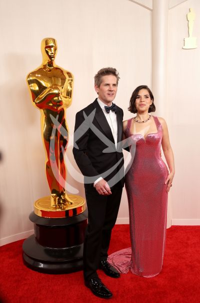 America Ferrera y Ryan Piers Williams en Oscars