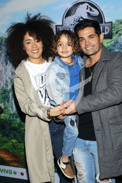 Ferdinando Valencia en familia con los dinosaurios