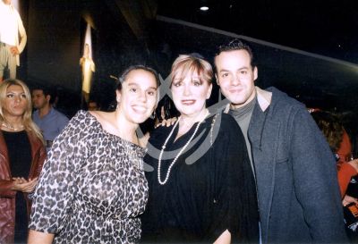 Anel Noreña e hijos, 2003