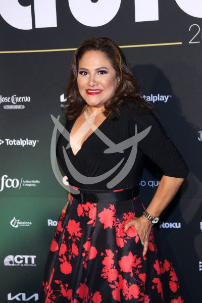 Vanessa Bauche en Premios Aura