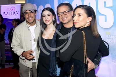 Eduardo, Ana Paula, Chacho y Mariana con Dos Locas