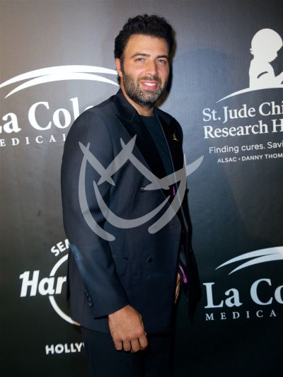 Jencarlos Canela y novia con St Jude