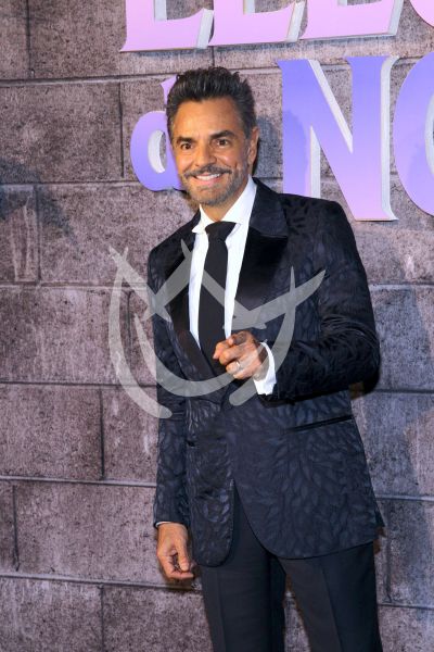 Eugenio Derbez es vampiro de Noche