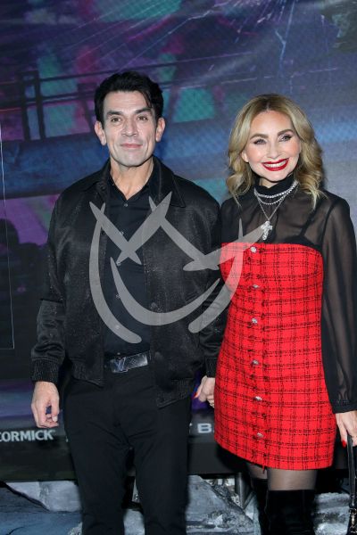 Jorge Salinas y Elizabeth Álvarez 