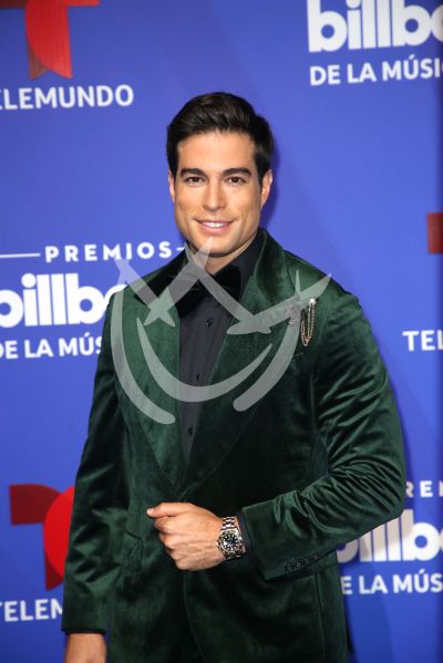 Danilo Carrera en Billboard