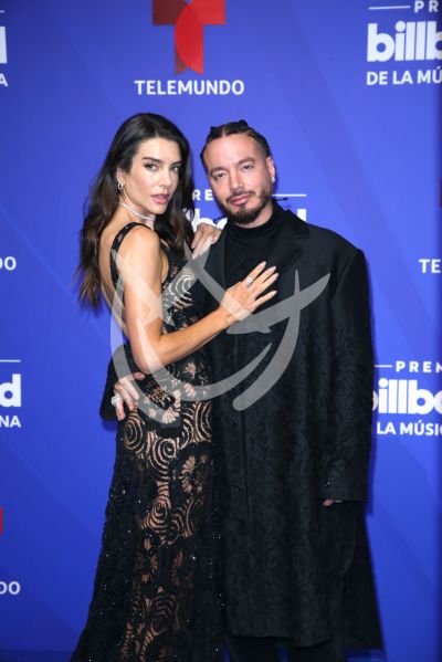 J Balvin y Valentina Ferrer en Billboard