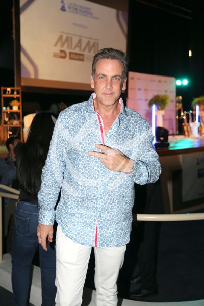 Carlos Ponce con Vives