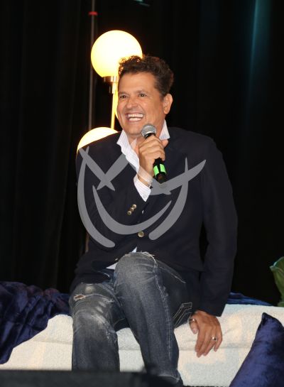 Carlos Vives vuelve al High School