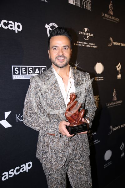 Luis Fonsi con La Musa