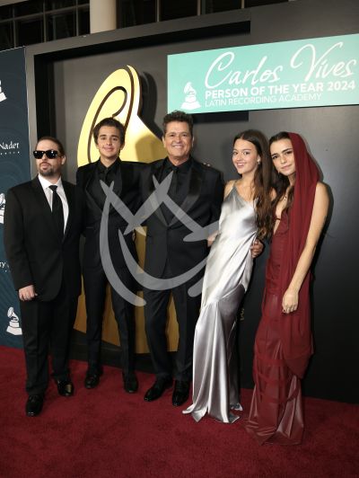 Carlos Vives e hijos en LG