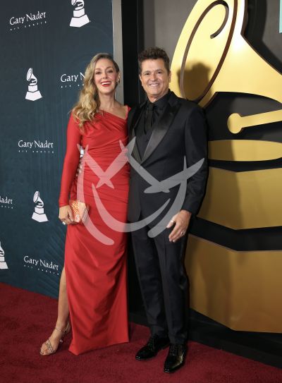 Carlos Vives y esposa en LG