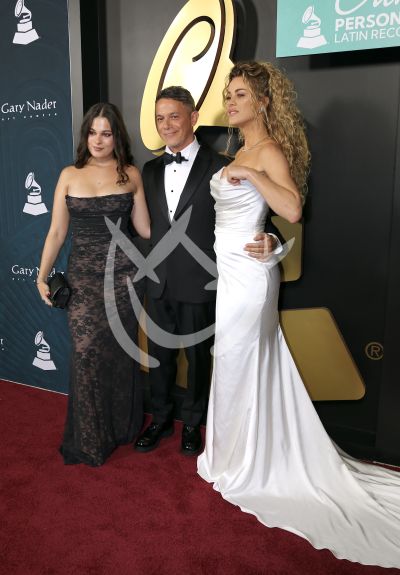 Alejandro Sanz con hija y novia en LG