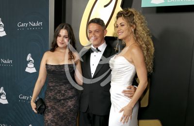 Alejandro Sanz con hija y novia en LG