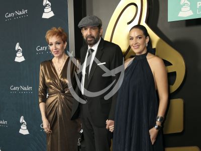 Juan Luis Guerra y familia en LG