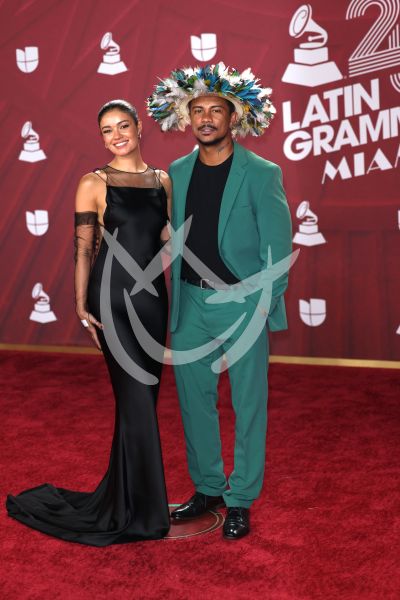 Xamay y Sophie Charlote en Latin Grammy