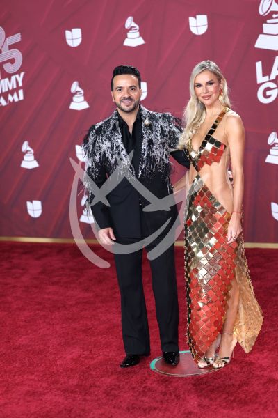 Luis Fonsi y Agueda López en Latin Grammy