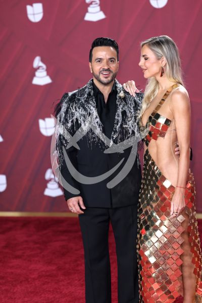 Luis Fonsi y Agueda López en Latin Grammy