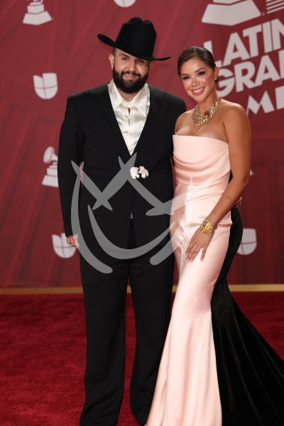 Carin Leon en Latin Grammy